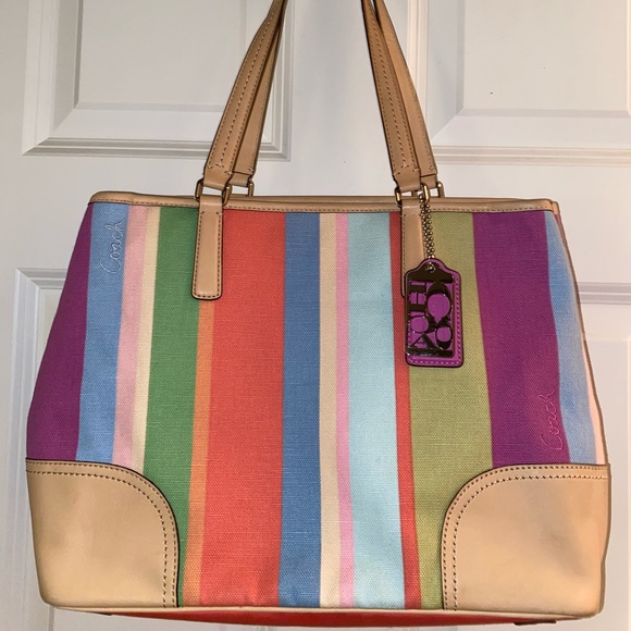 Coach Handbags - EUC Coach purse